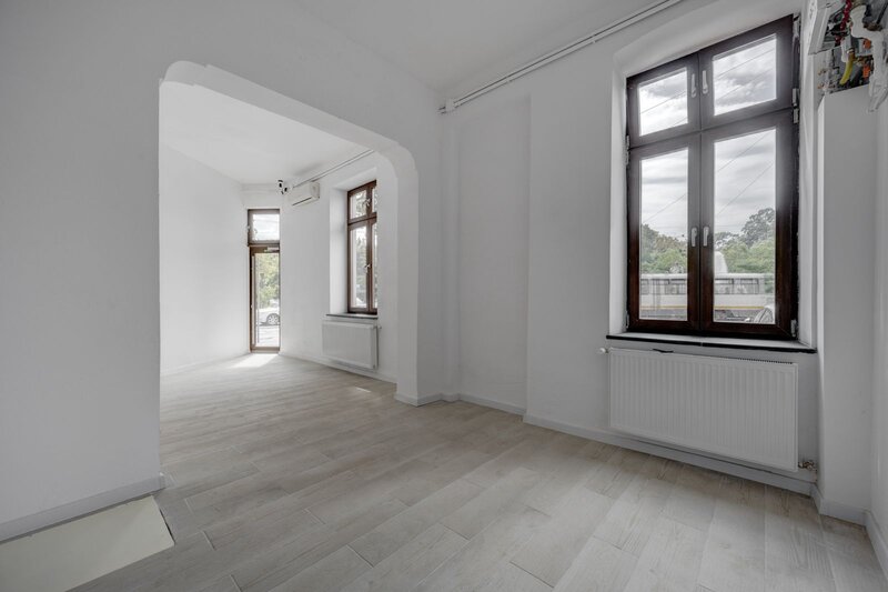 Parcul Carol spatiu ideal pentru cafenea birou salon parter+subsol 80mp