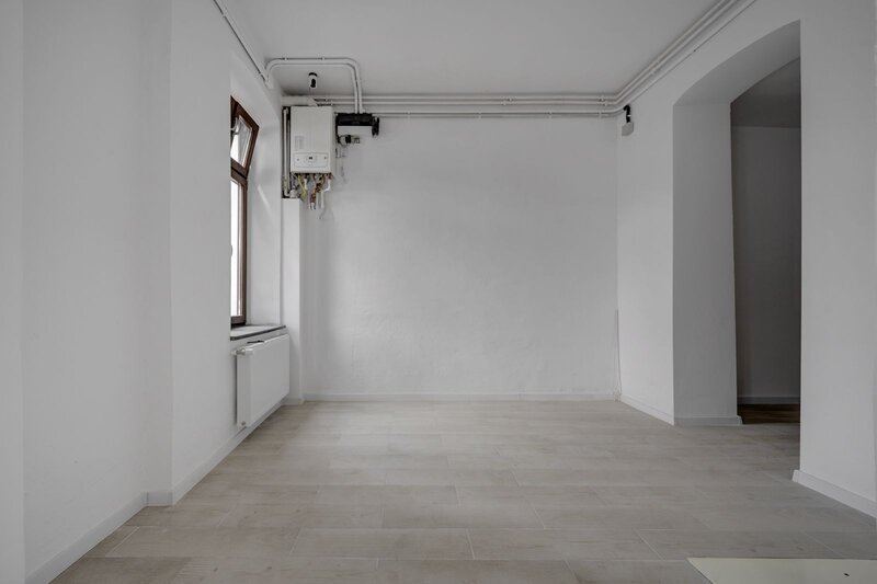 Parcul Carol spatiu ideal pentru cafenea birou salon parter+subsol 80mp